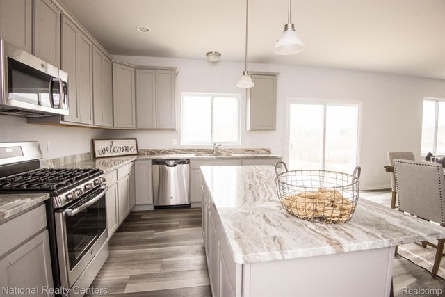5587 Morgan Lake Drive, Independence Charter Township, MI 48438