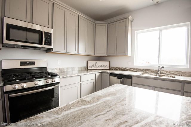 5587 Morgan Lake Drive, Independence Charter Township, MI 48438
