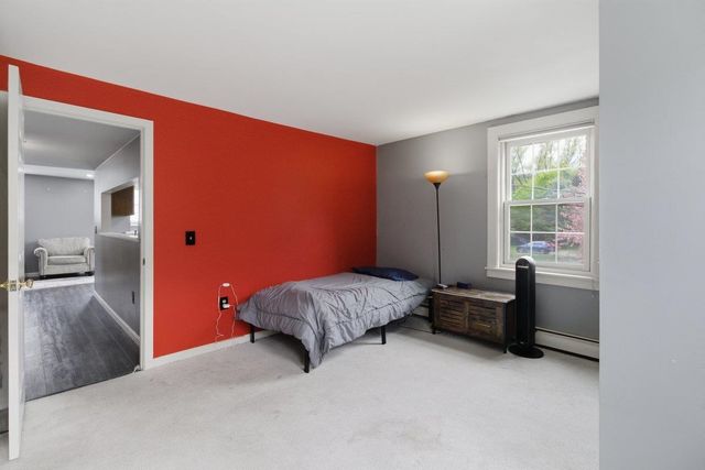 432 South St Apt D2, Bennington, VT 05201
