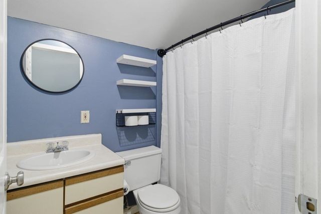 432 South St Apt D2, Bennington, VT 05201