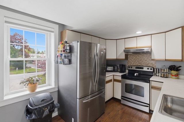 432 South St Apt D2, Bennington, VT 05201