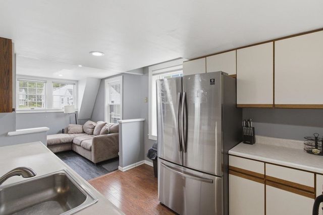 432 South St Apt D2, Bennington, VT 05201