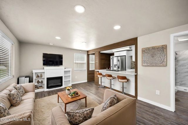 1033 N 1st ST, Coeur D'alene, ID 83814