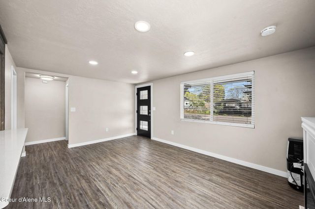 1033 N 1st ST, Coeur D'alene, ID 83814