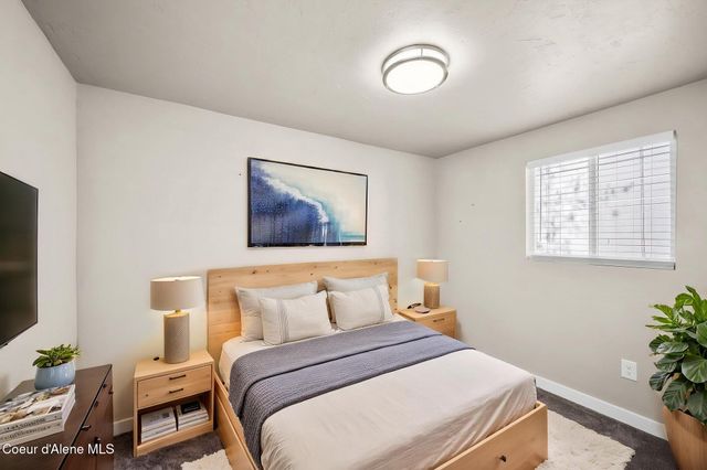 1033 N 1st ST, Coeur D'alene, ID 83814