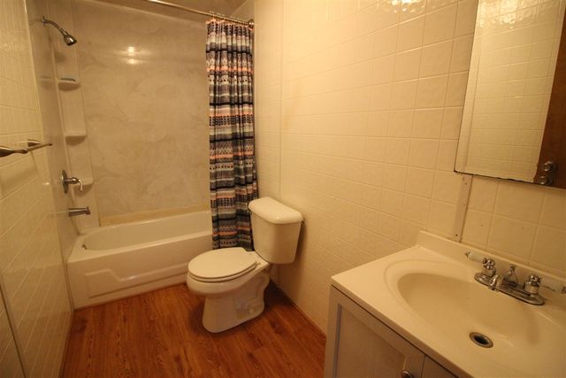 45768 Kozma Street, Belleville, MI 48111