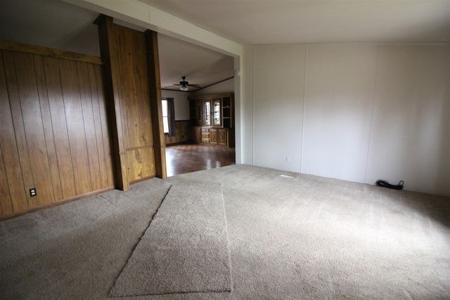 45768 Kozma Street, Belleville, MI 48111