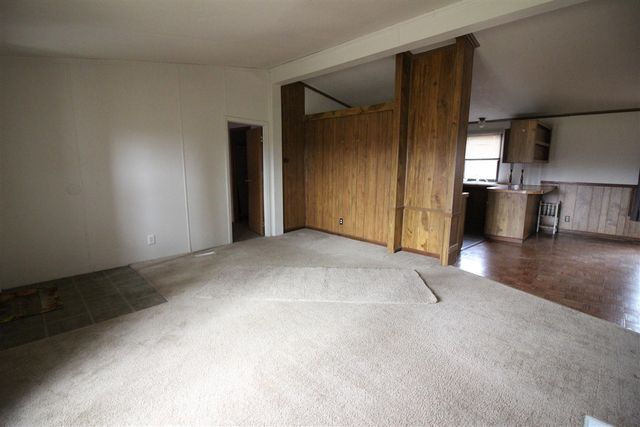 45768 Kozma Street, Belleville, MI 48111