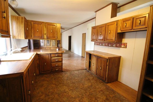 45768 Kozma Street, Belleville, MI 48111