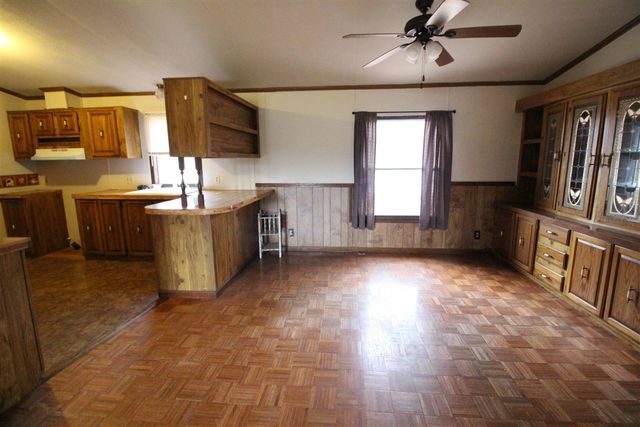 45768 Kozma Street, Belleville, MI 48111
