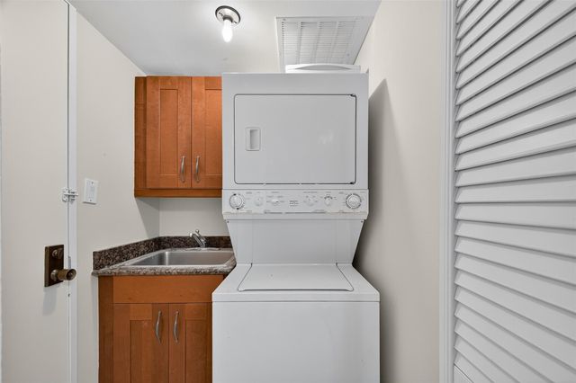 5001 Woodway Drive 1804, Houston, TX 77056