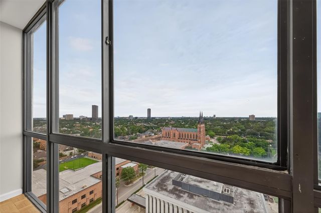 5001 Woodway Drive 1804, Houston, TX 77056