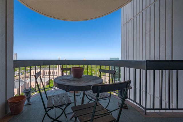 5001 Woodway Drive 1804, Houston, TX 77056