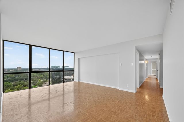 5001 Woodway Drive 1804, Houston, TX 77056