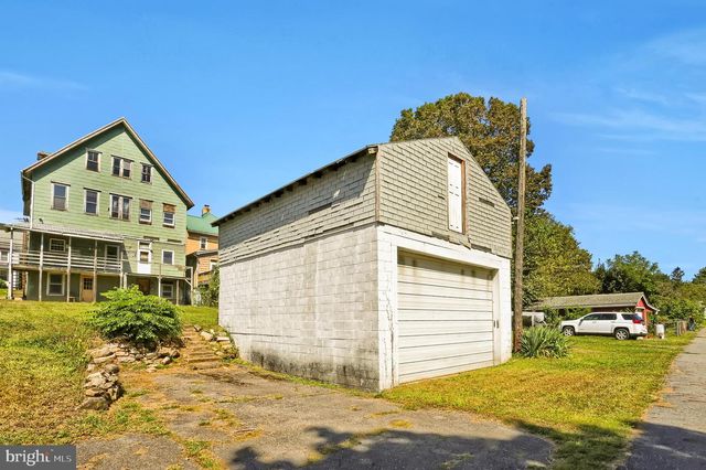 304-306 E MARKET ST, Williamstown, PA 17098