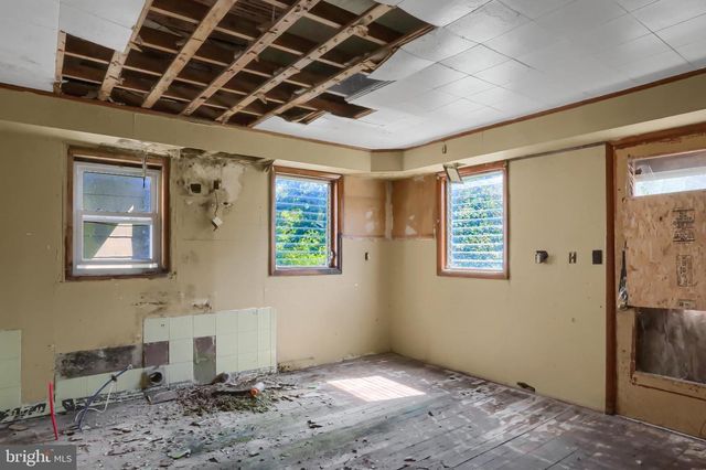 304-306 E MARKET ST, Williamstown, PA 17098