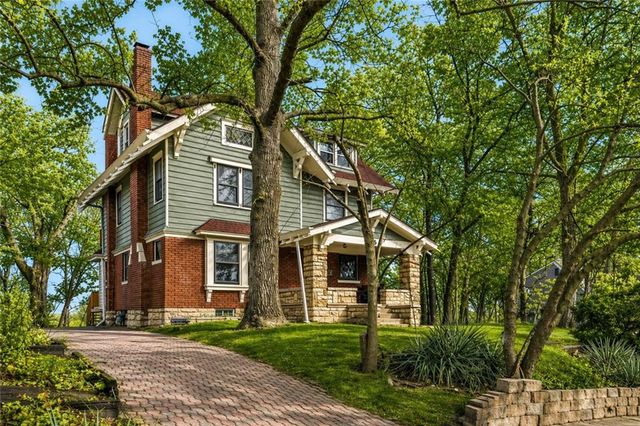 316 E Doniphan Street, Liberty, MO 64068