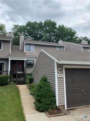 2303 Mill Pond Drive 2303, South Windsor, CT 06074