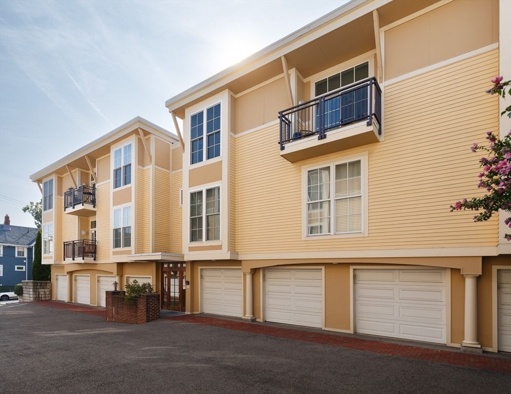 27 Osgood Street 6, Somerville, MA 02143