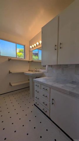 8440 La Jolla Shores Drive, La Jolla, CA 92037