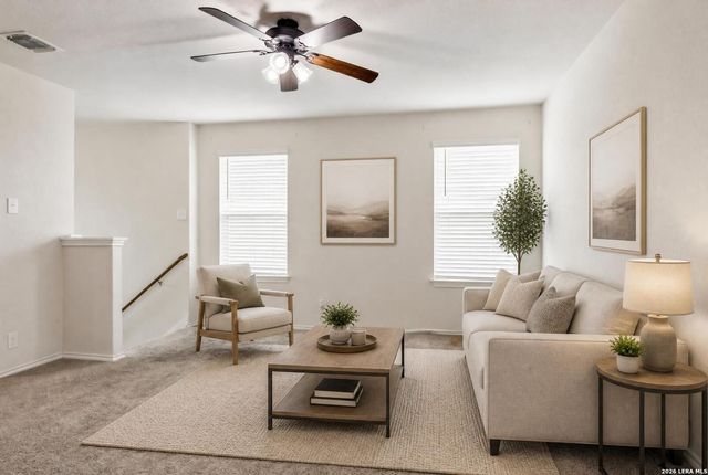 469 MIDDLE GREEN LOOP, Floresville, TX 78114