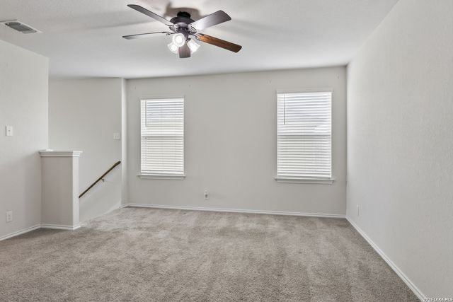 469 MIDDLE GREEN LOOP, Floresville, TX 78114