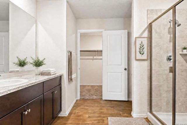 469 MIDDLE GREEN LOOP, Floresville, TX 78114