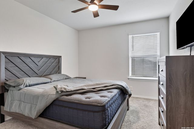 469 MIDDLE GREEN LOOP, Floresville, TX 78114