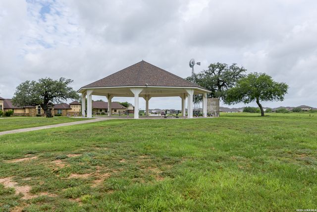 469 MIDDLE GREEN LOOP, Floresville, TX 78114