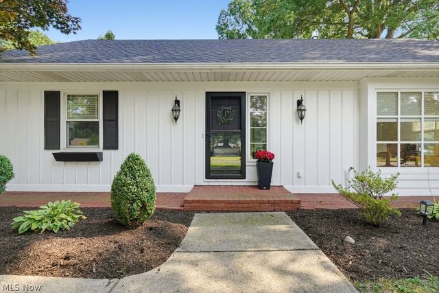 2468 Ridgewood Road, Akron, OH 44313