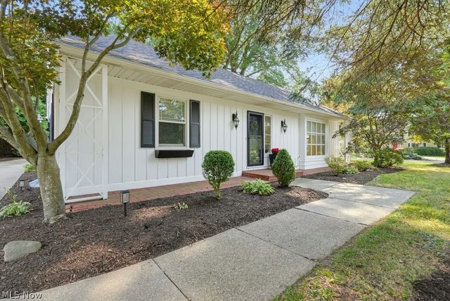 2468 Ridgewood Road, Akron, OH 44313