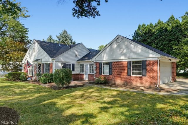 2468 Ridgewood Road, Akron, OH 44313