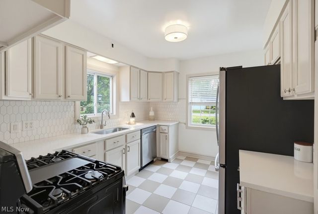 2468 Ridgewood Road, Akron, OH 44313