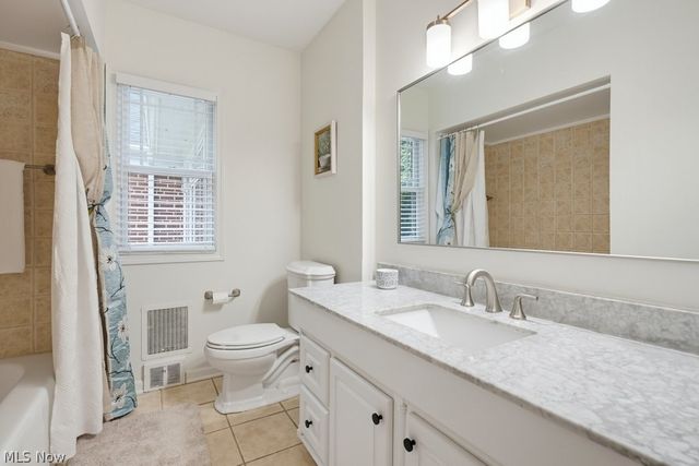 2468 Ridgewood Road, Akron, OH 44313