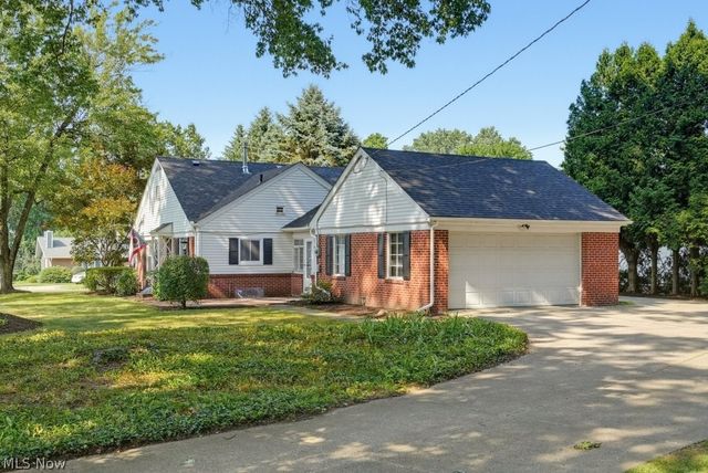2468 Ridgewood Road, Akron, OH 44313