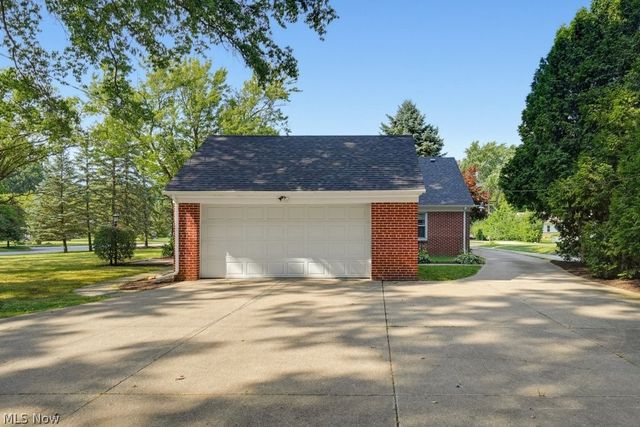 2468 Ridgewood Road, Akron, OH 44313