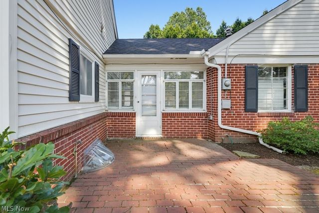 2468 Ridgewood Road, Akron, OH 44313