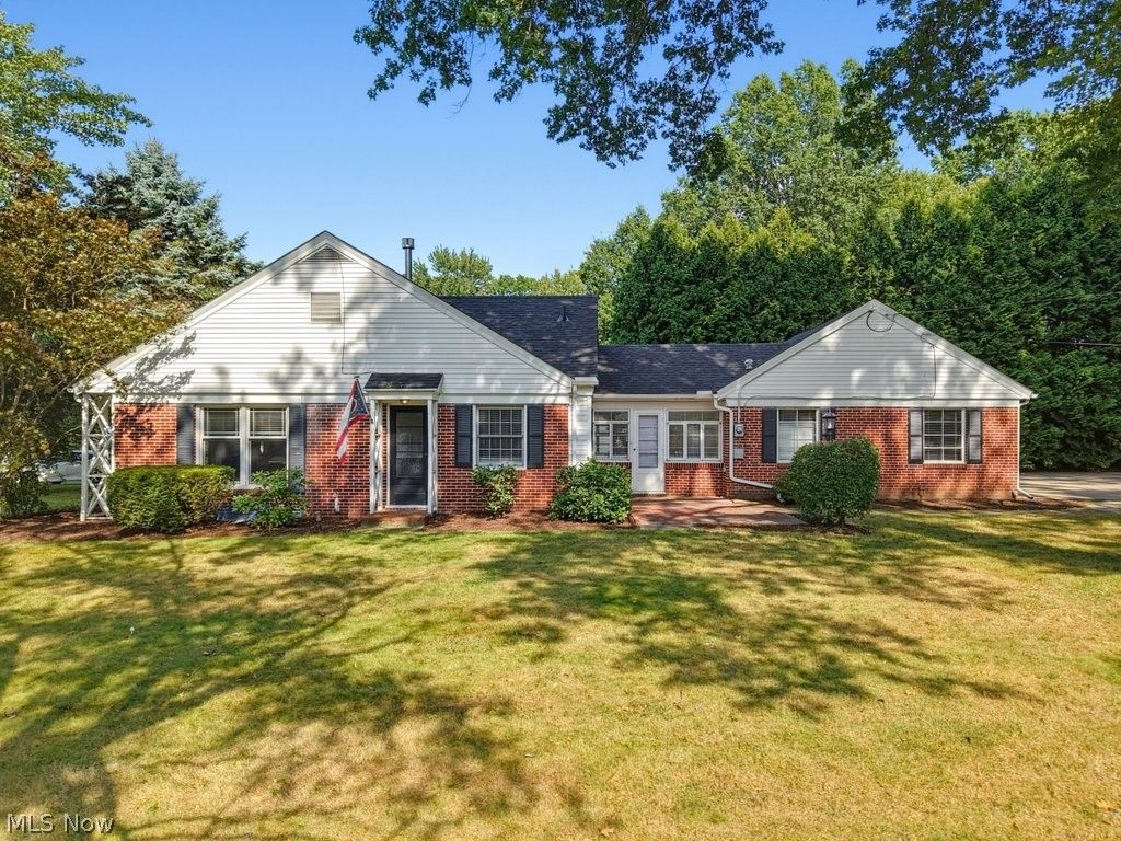 2468 Ridgewood Road, Akron, OH 44313