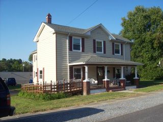 W 126 Cleveland AVE, Vinton, VA 24179