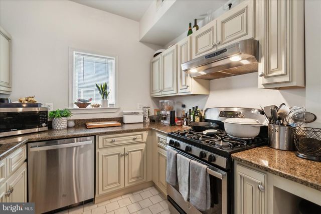 408 E GIRARD AVE, Philadelphia, PA 19125