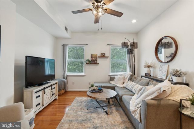 408 E GIRARD AVE, Philadelphia, PA 19125