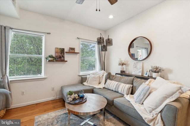 408 E GIRARD AVE, Philadelphia, PA 19125