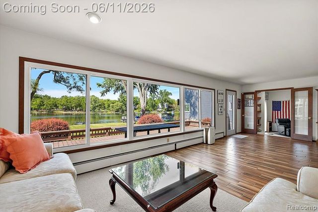 6930 Colony Drive, West Bloomfield, MI 48323