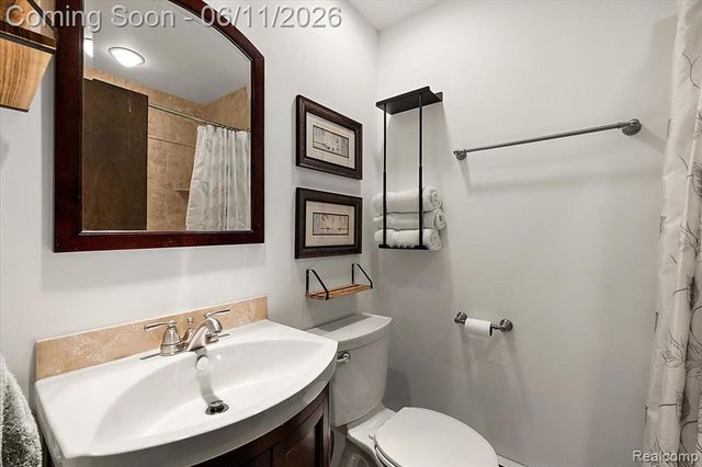 6930 Colony Drive, West Bloomfield, MI 48323