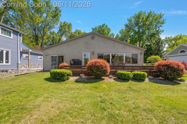 6930 Colony Drive, West Bloomfield, MI 48323