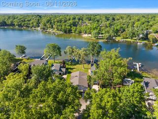 6930 Colony Drive, West Bloomfield, MI 48323