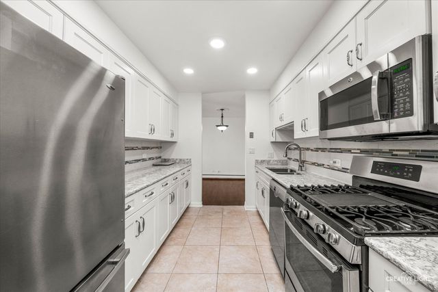 1004 N Mill Street 312, Naperville, IL 60563