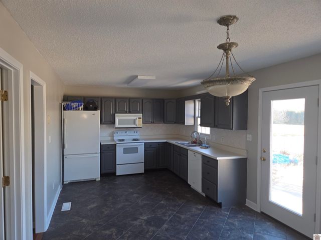 145 Plantation Way, West Paducah, KY 42086