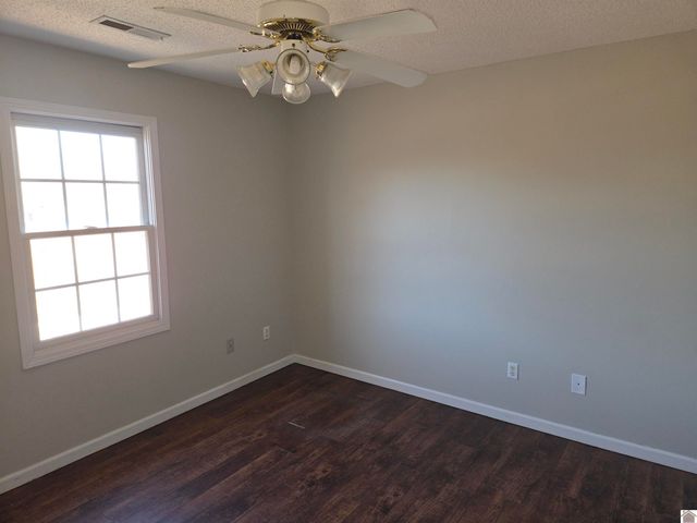 145 Plantation Way, West Paducah, KY 42086