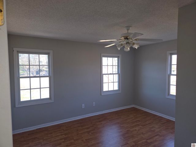 145 Plantation Way, West Paducah, KY 42086